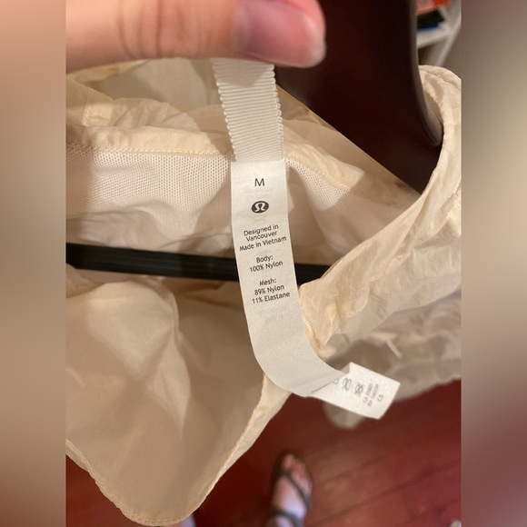 Lululemon Wind Breaker - Picture 4 of 4